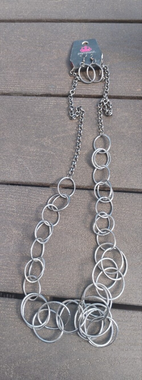 paparazzi Silver Multi-Ring Link Necklace